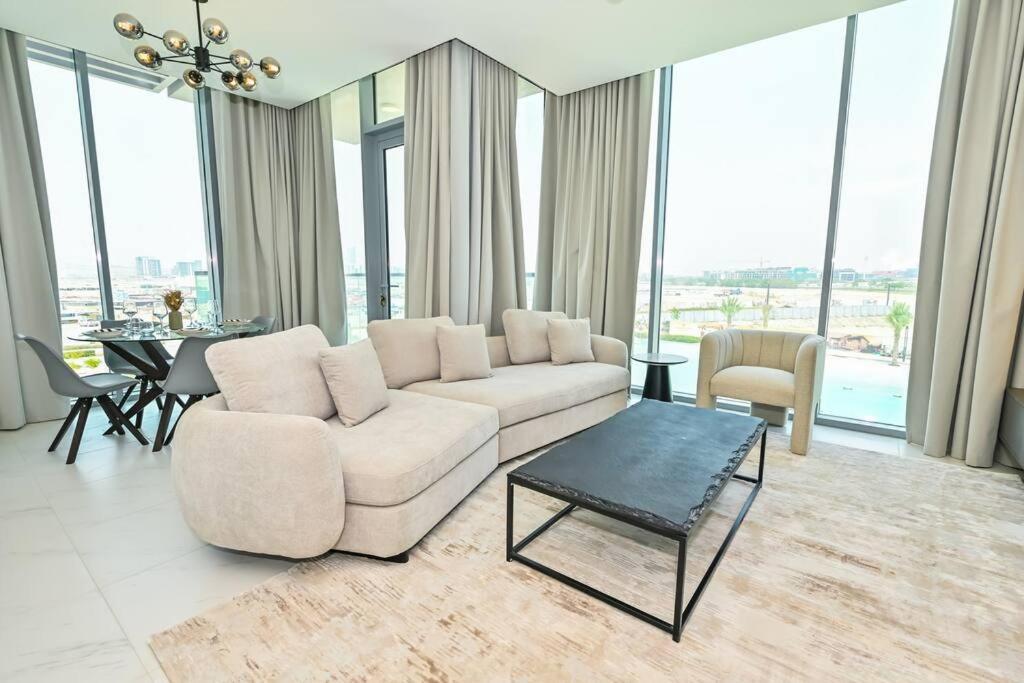 דובאי Luxe Shortlet - Unique 2 Bedroom In District One Meydan מראה חיצוני תמונה