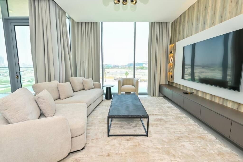 דובאי Luxe Shortlet - Unique 2 Bedroom In District One Meydan מראה חיצוני תמונה