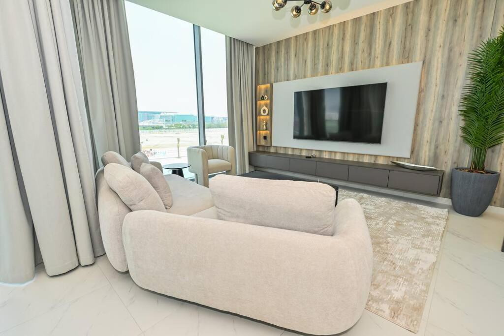 דובאי Luxe Shortlet - Unique 2 Bedroom In District One Meydan מראה חיצוני תמונה